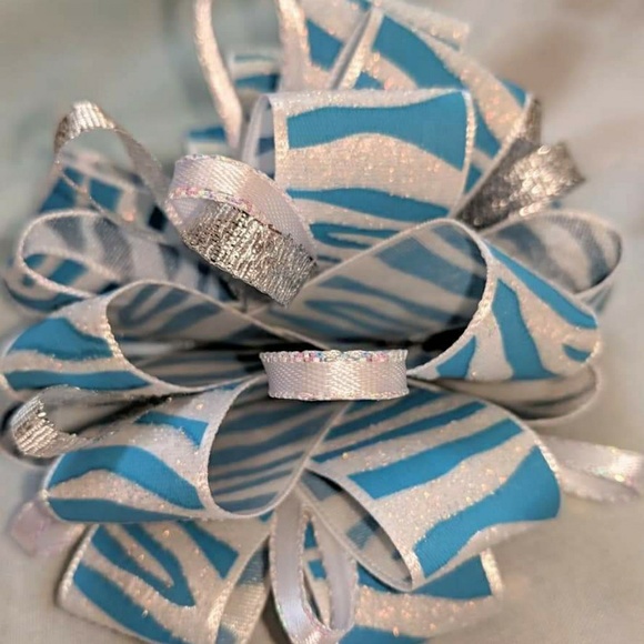 Bows Bows Bows - Picture 1 of 8